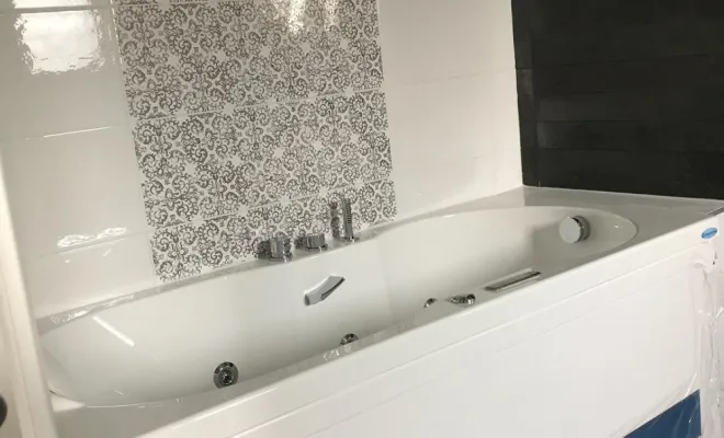 POSE DE CARRELAGE EN MOSAÏQUE POUR UNE SALLE DE BAIN D'UNE MAISON À POISY, Annecy, Impoco Catania