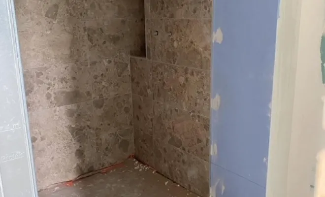 RÉNOVATION D'UNE SALLE DE BAIN AVEC BAIGNOIRE AVEC POSE DE CARRELAGES EN MOSAÏQUES À ANNECY, Annecy, Impoco Catania