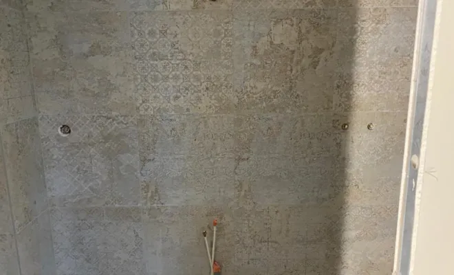 RÉNOVATION D'UNE SALLE DE BAIN AVEC BAIGNOIRE AVEC POSE DE CARRELAGES EN MOSAÏQUES À ANNECY, Annecy, Impoco Catania
