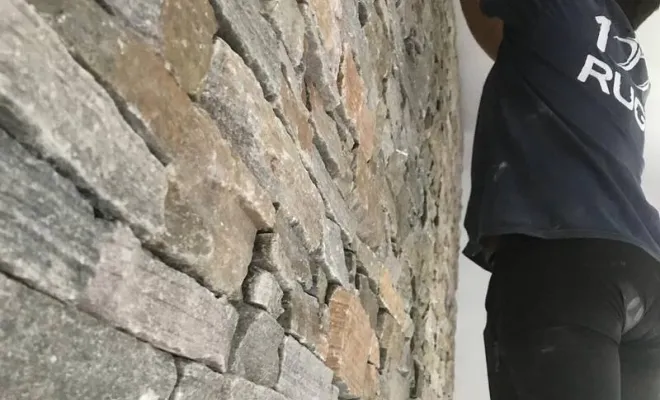 Pose d'un mur de pierre effet Stone 3D à Thônes : un rendu naturel et élégant, Annecy, Impoco Catania
